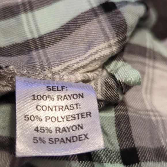 Plaid Sweater Top Size L - Picture 6 of 6